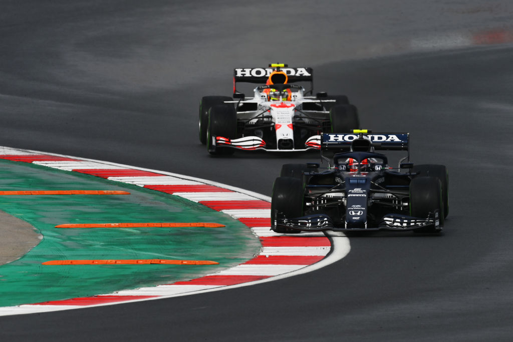 Pole y sanción para Hamilton, Gasly superó a Checo Pérez y la lluvia que amenazó la calificación del GP de Turquía