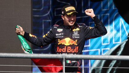 Checo Pérez revela que corrió el Gran Premio de Austin sin agua: "Se puso difícil físicamente"
