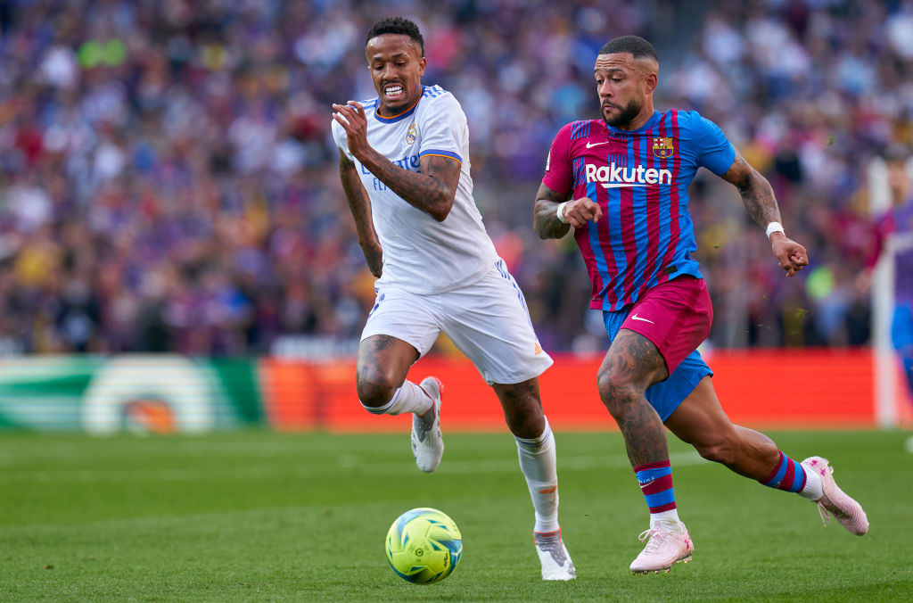 La falla de Dest y el golazo de Alaba que sentenciaron El Clásico entre Barcelona y Real Madrid