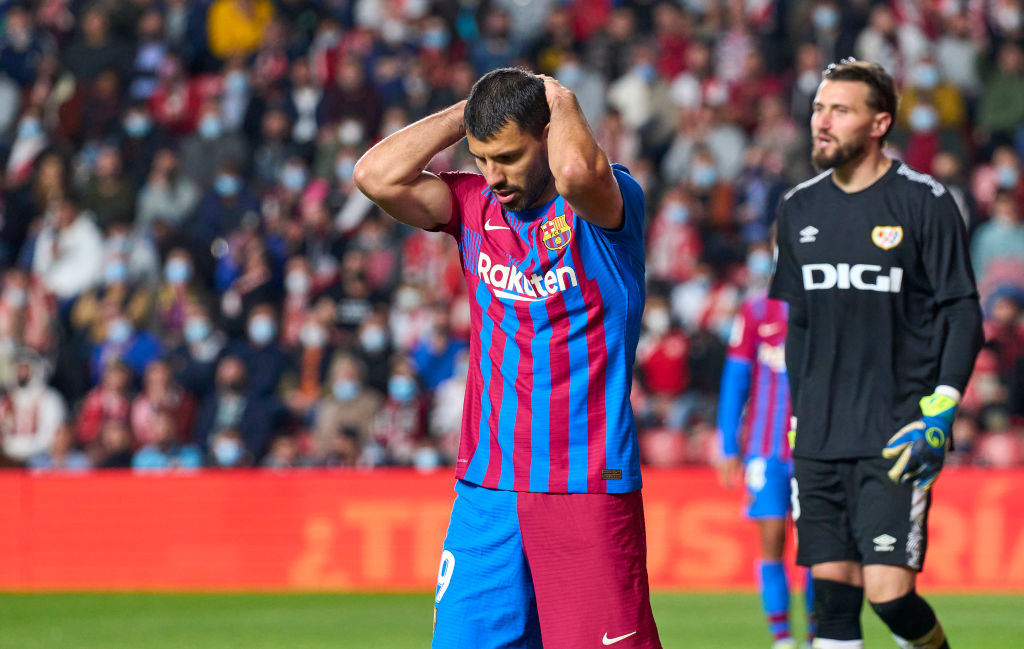 Sergio Kun Aguero se lamenta un fallo en el Rayo Vallecano vs Barcelona