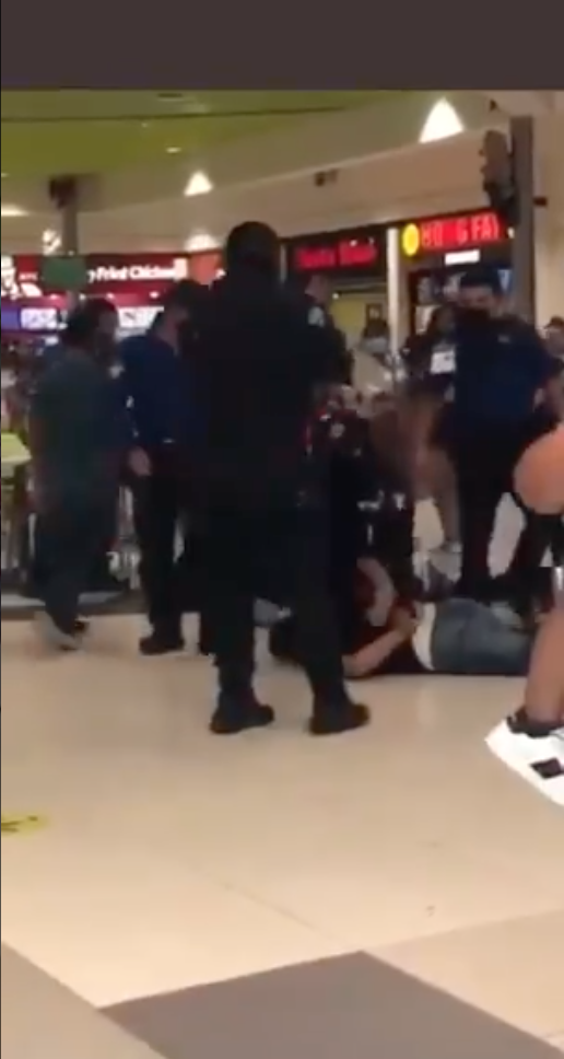 Ouch! Familias se pelean y arman la campal en un centro comercial de Nuevo León