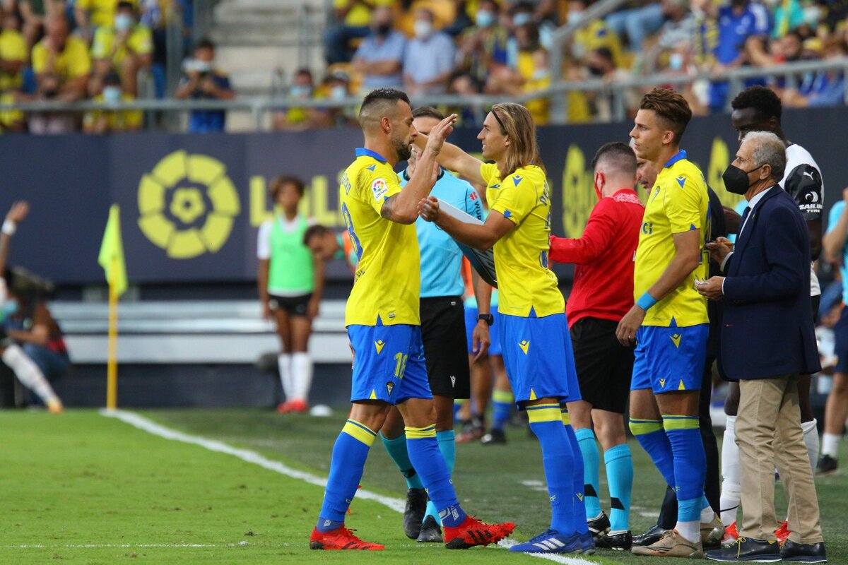 Tiktoker y fan de Rayados: Él es Pedro Benito, la promesa del Cádiz en LaLiga