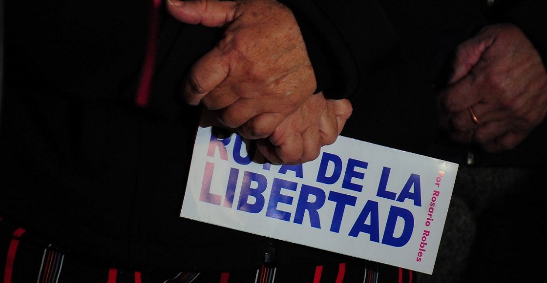 CIUDAD DE MÉXICO, 15NOVIEMBRE2021.- Mariana Moguel, hija de Rosario Robles, quien se encuentra presa en el reclusorio de Santa Martha, ofreció una conferencia de prensa donde, acompañada de varios integrantes de su familia, anunció una serie de movilizaciones pacíficas para exigir se haga justicia en el caso de su madre y le otorguen su libertad.