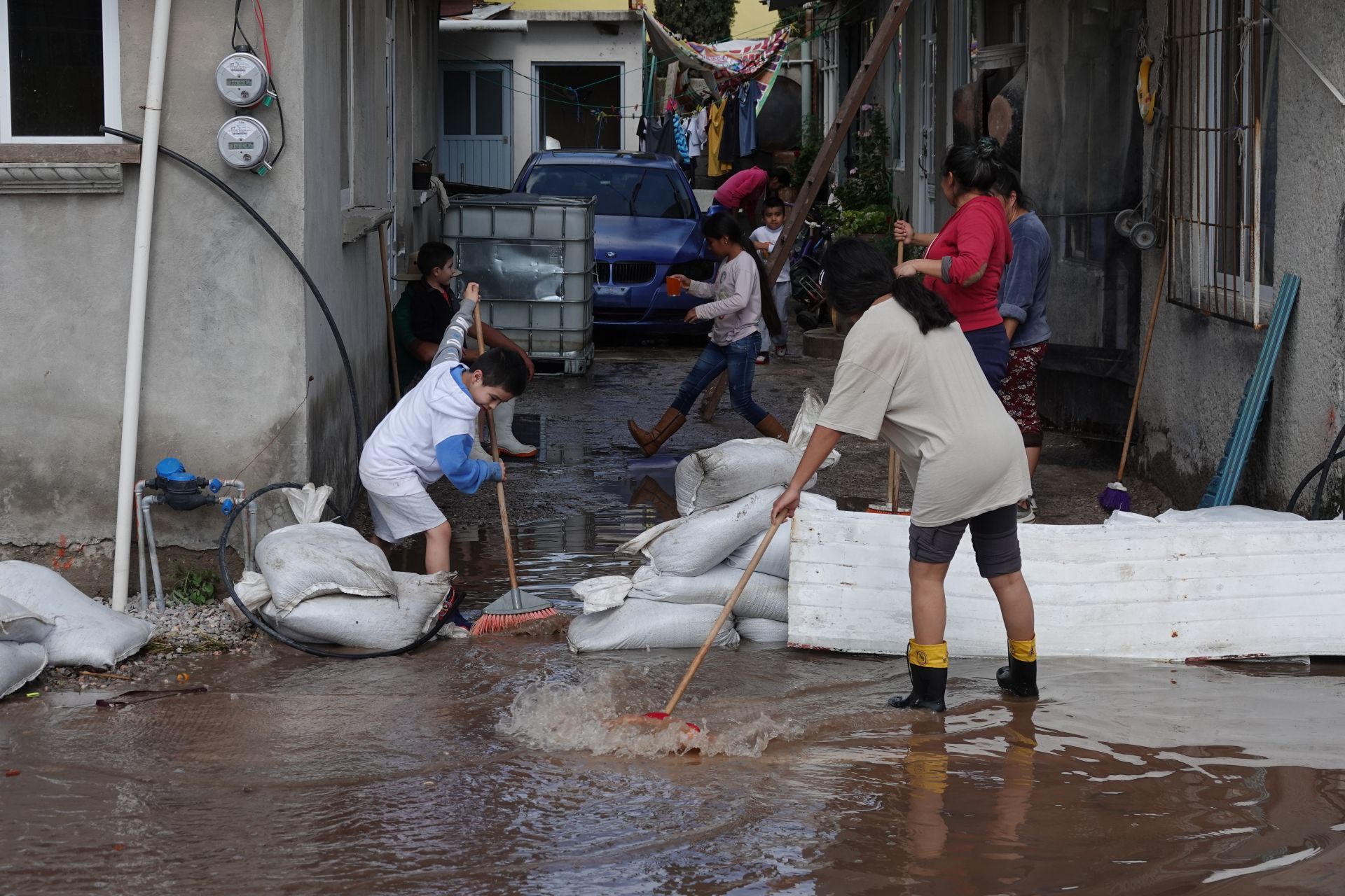 ¿Nada más? Entregan ‘apoyo’ de 10 mil pesos a damnificados por las inundaciones en Tula
