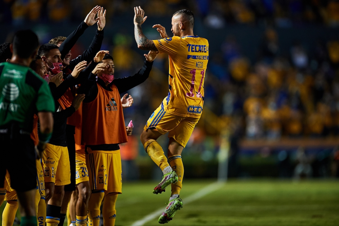 ¡Puro billete! El top 10 de los jugadores mejor pagados de la Liga MX