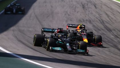 Checo Pérez vs Lewis Hamilton 2.0: Así fue el agarrón en el GP de Brasil
