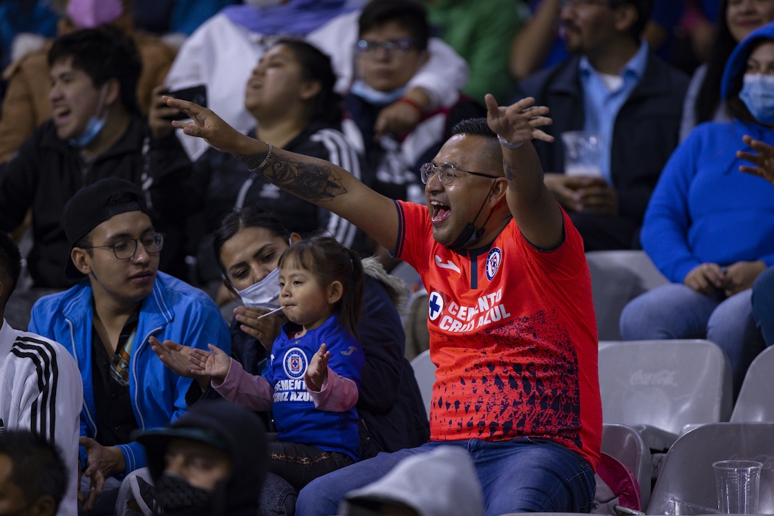 ¡Les cayó la ley! Le vetan el Estadio Azteca a Cruz Azul por gritos homofóbicos