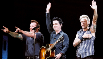Green Day regresa con la rola "Holy Toledo!" para una ¡¿comedia romántica?!