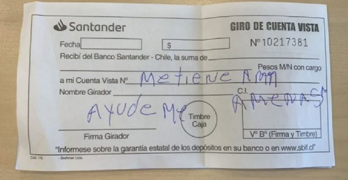 Hombre secuestrado deja mensaje en un cheque cuando lo obligaban a retirar dinero