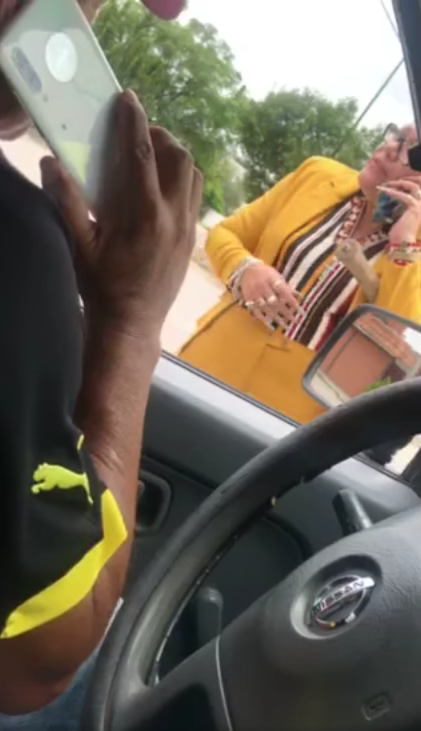 #LadyPresidenta: Mujer insulta y agrede con un bate a un automovilista en Guanajuato