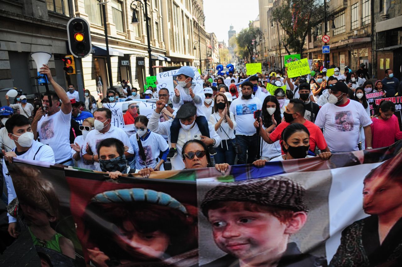 Marchan en CDMX para exigir que se esclarezca la muerte de Octavio Ocaña