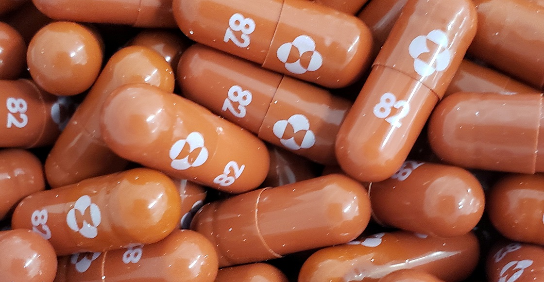 FILE PHOTO: An experimental COVID-19 treatment pill called molnupiravir being developed by Merck & Co Inc and Ridgeback Biotherapeutics LP, is seen in this undated handout photo released by Merck & Co Inc and obtained by Reuters May 17, 2021. Merck & Co Inc/Handout via