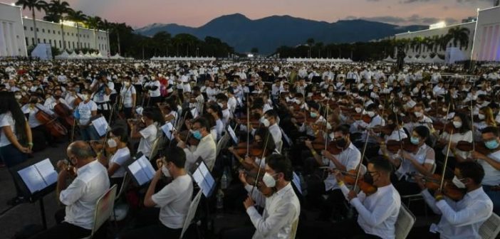 ¡Canta y no llores! Venezuela rompe el Récord de la orquesta más grande del mundo