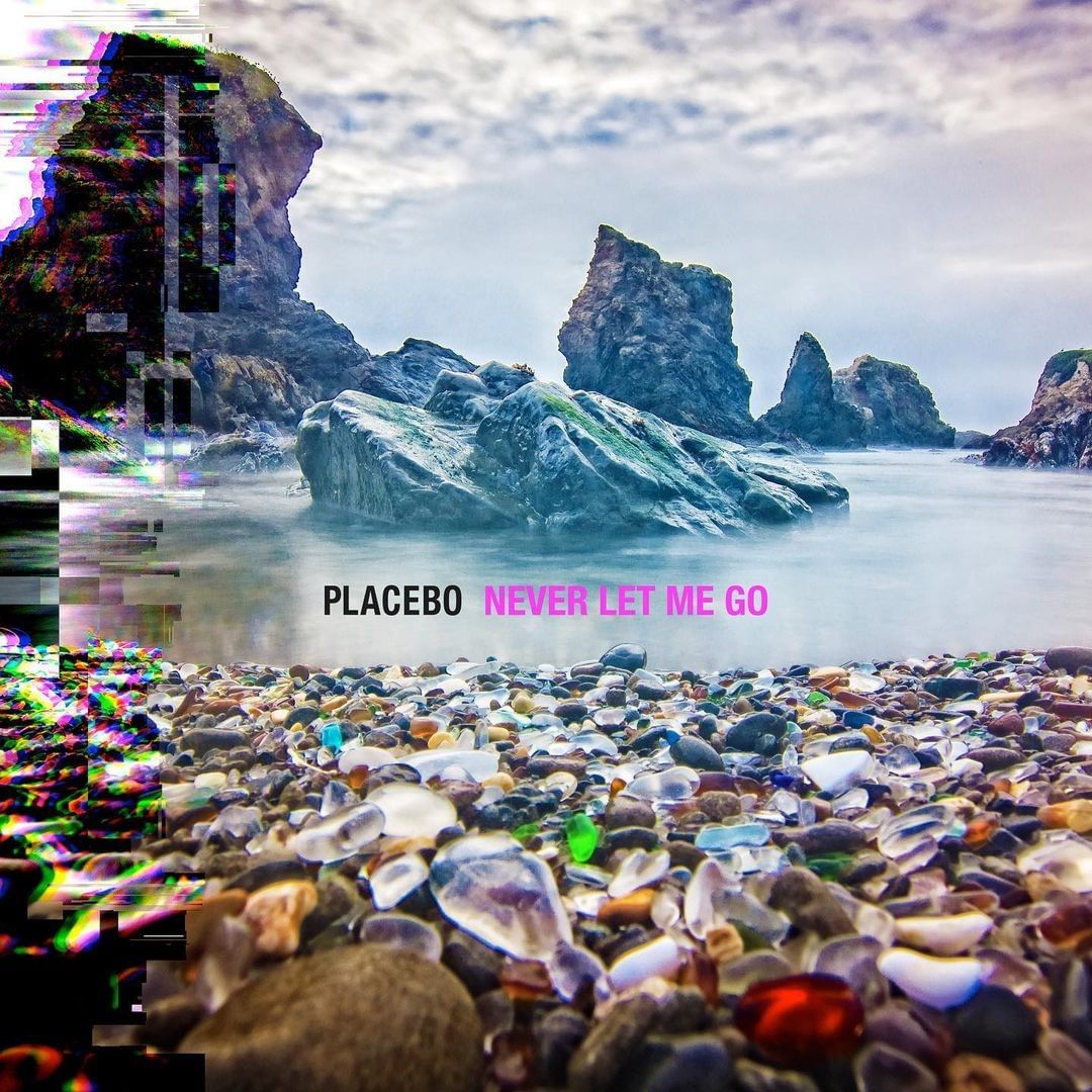 Placebo nos prepara para su nuevo disco con la hipnótica rola "Surrounded By Spies"