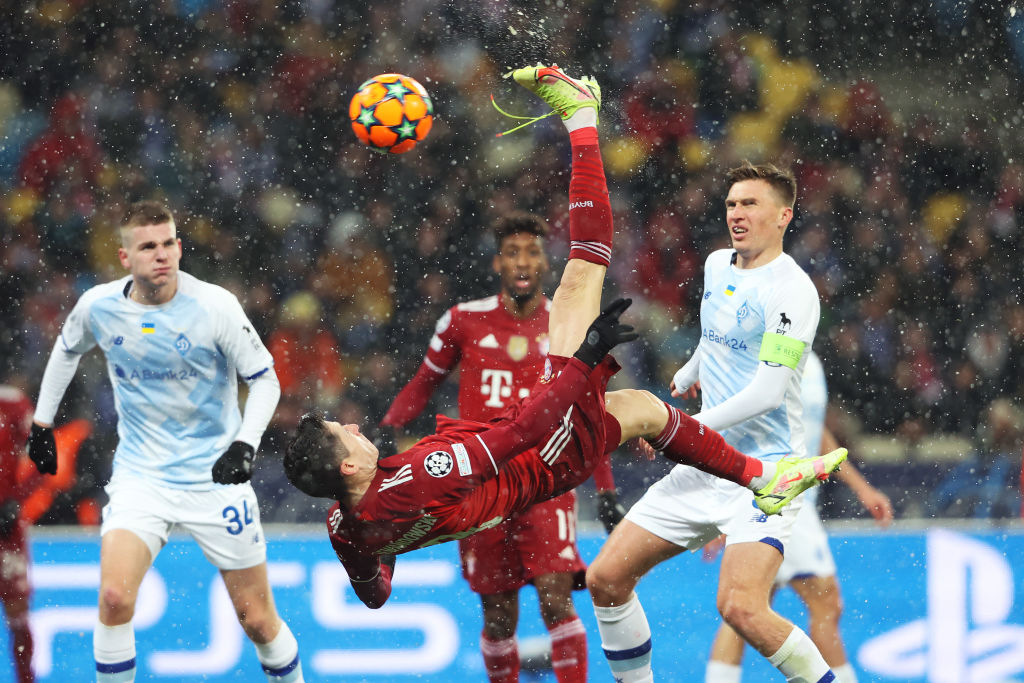 ¡Espectacular! Revive la chilena de Robert Lewandowski en la Champions League