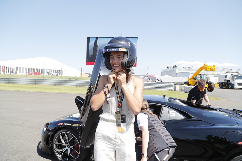 Modelo a seguir: Los consejos de Lewis Hamilton a Emma Raducanu en camino a la cima del tenis