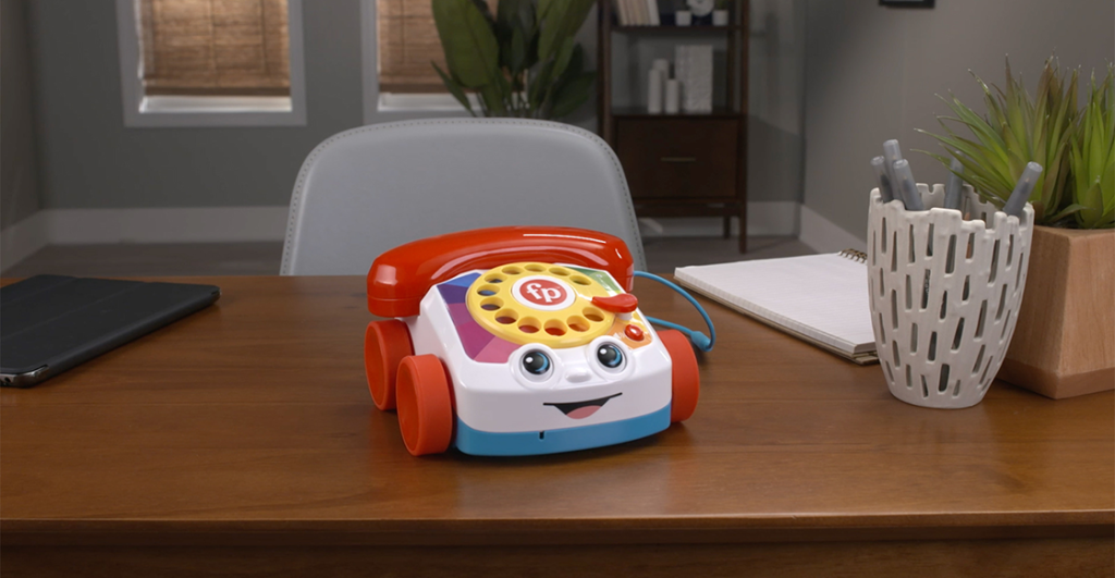 Una joyita: ¡El icónico teléfono de juguete de Fisher-Price ahora hace llamadas reales!