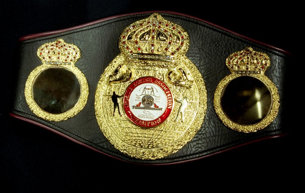 Título de la WBA, título que tiene el 'Canelo' Álvarez en los súper medianos