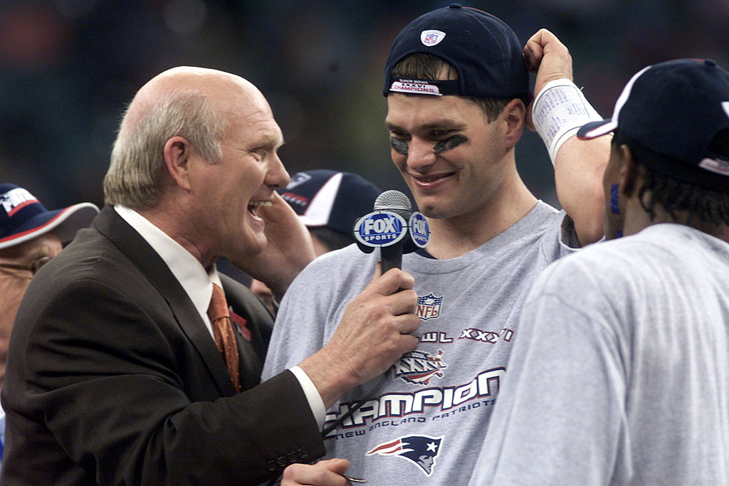 Tom Brady celebrando la victoria de los Patriots en el Super Bowl XXXVI