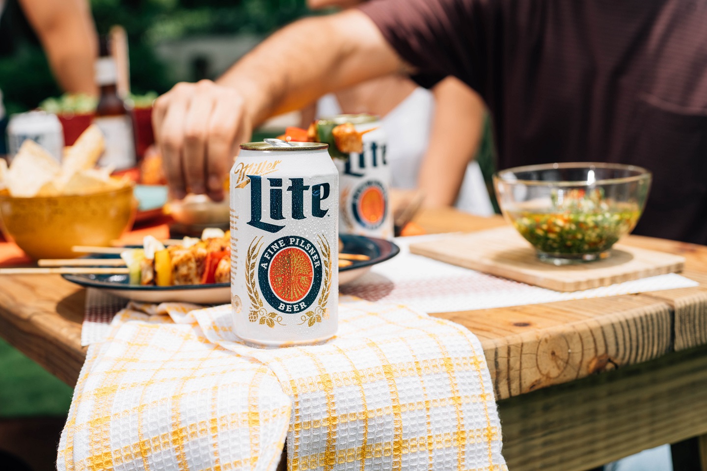 Gana premios para tu carnita asada con Miller Lite