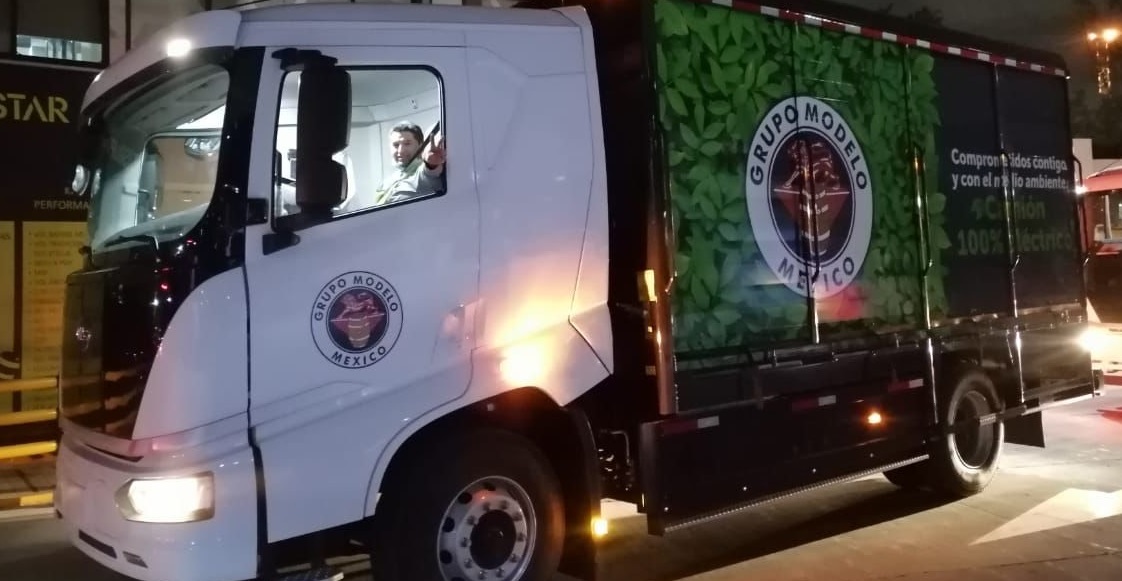 Grupo Modelo lanza camiones repartidores sustentables