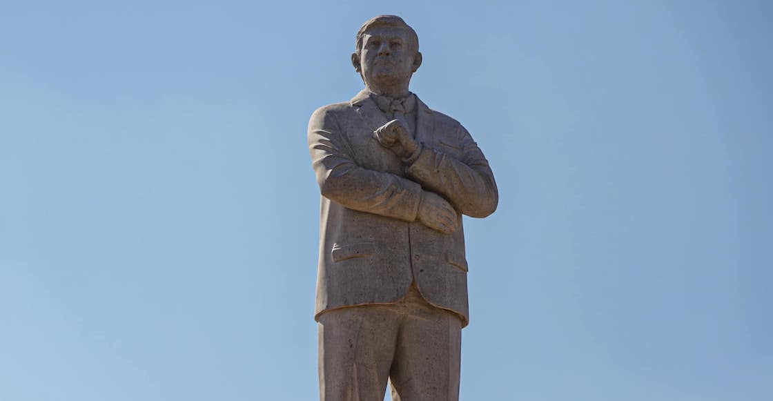atlacomulco-estatua-publica-amlo-edomex
