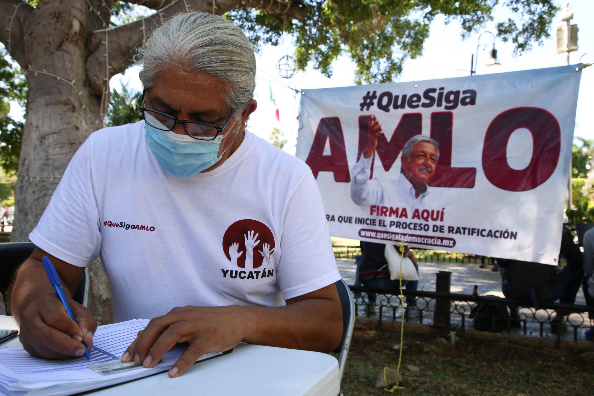 Que apliquen austeridad y recapaciten, piden Ebrard y Sheinbaum al INE por revocación de mandato