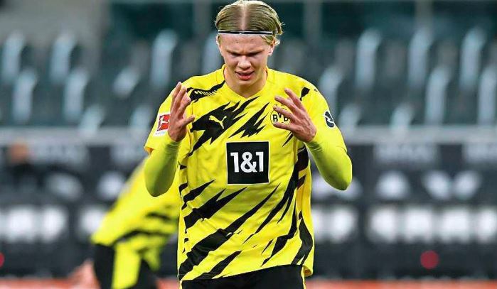 Erling Haaland lamenta el resultado con el Borussia Dortmund en Champions