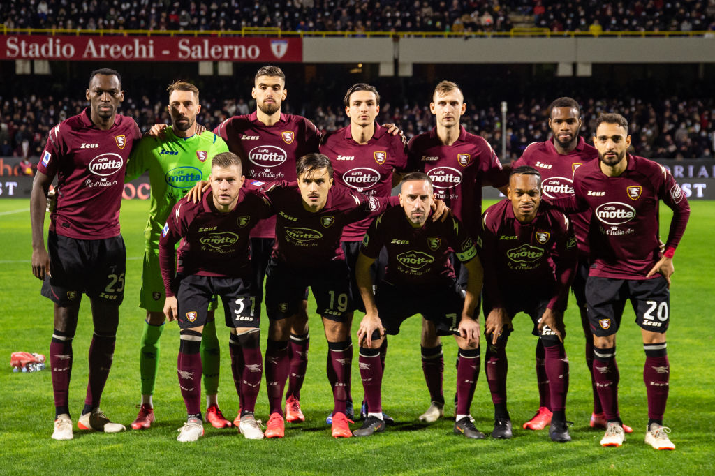 Salernitana en el partido contra el Inter en la Serie A