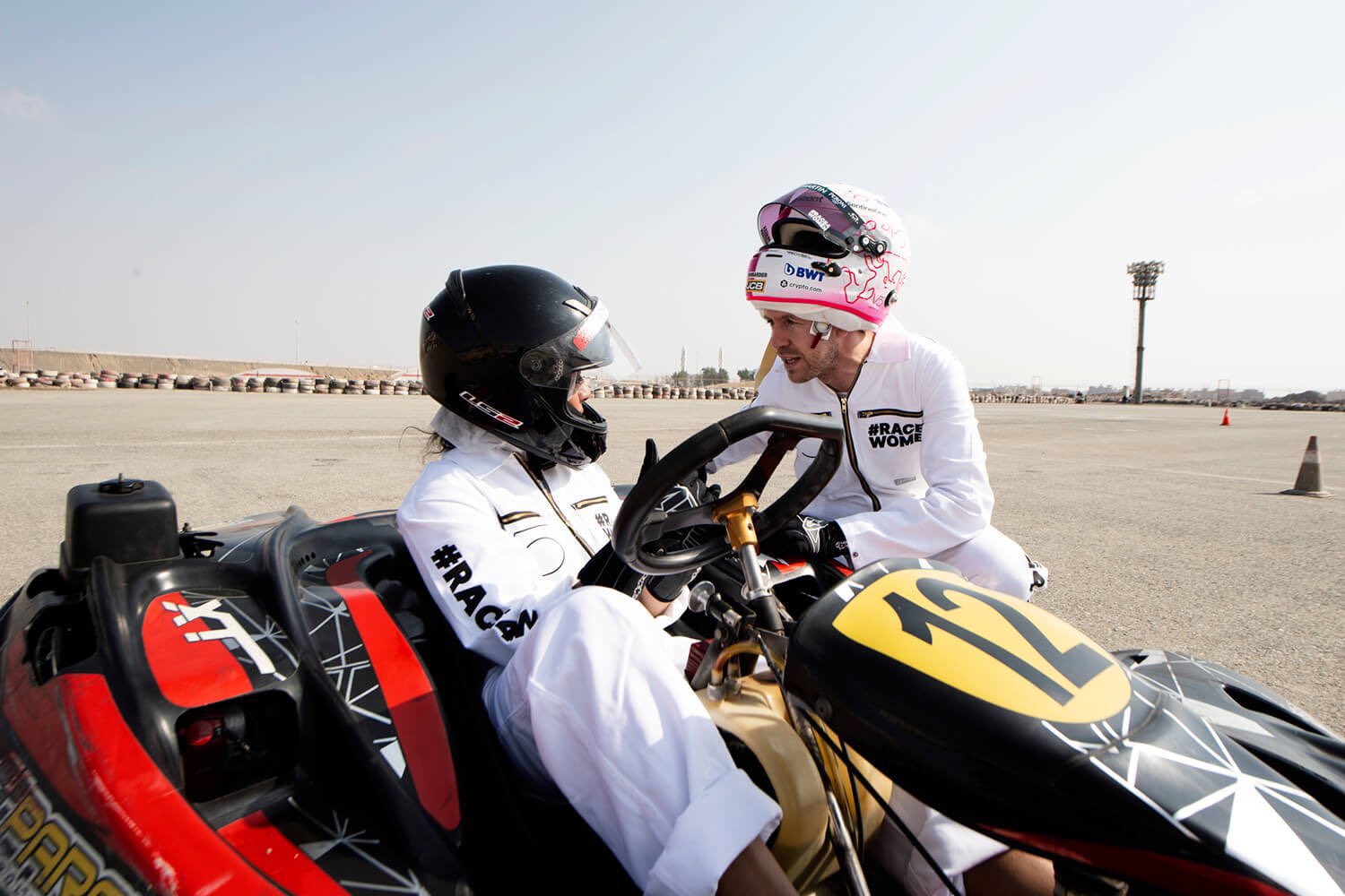 Crack nivel: Las acciones de Sebastian Vettel en el GP de Arabia en busca de la igualdad