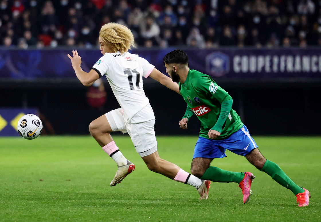 Así fue el debut oficial de Xavi Simons, la joya que el PSG le quitó al Barcelona