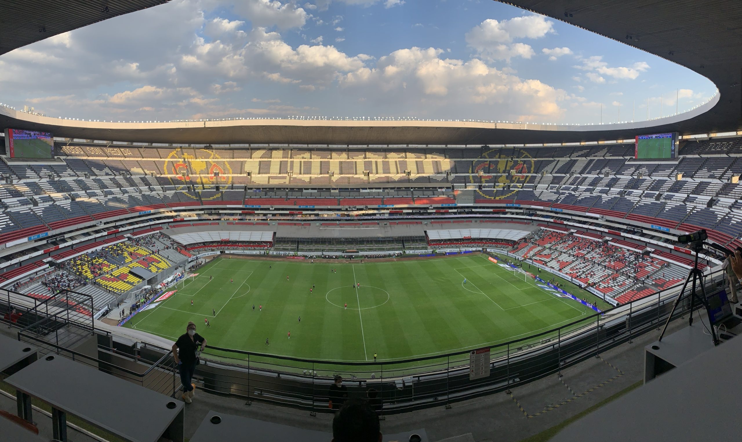 Sin goles y con el 'Fuera Tata': Así vivimos el México vs Costa Rica en el Estadio Azteca semivacío