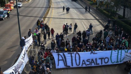 CIUDAD DE MÉXICO. 24ENERO2022.- Estudiantes de diversos estados cerraron la carretera México Toluca en apoyo a las movilizaciones de alumnos y académicos del CiDE.