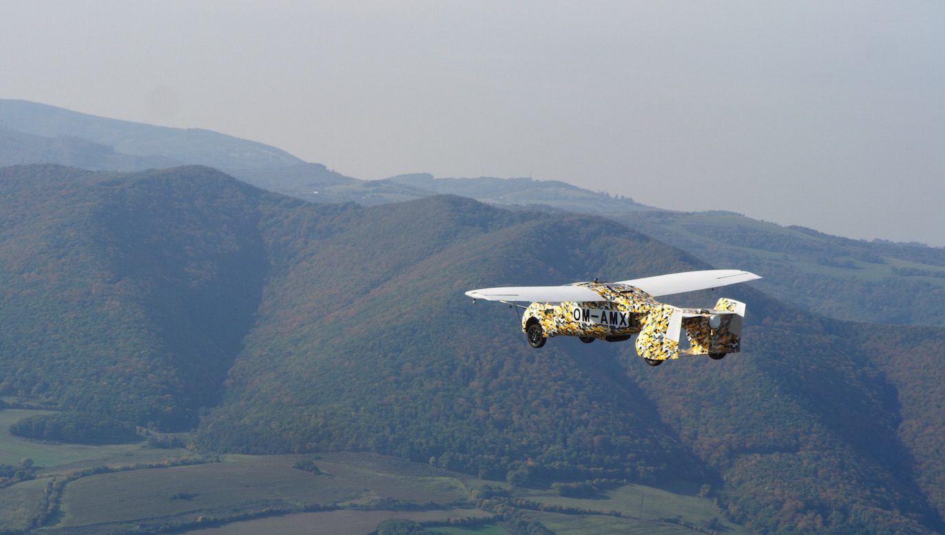 AeroMobil: el primer coche volador que planea venderse en 2023 
