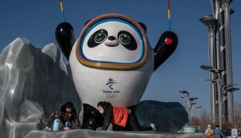 Conoce a Bing Dwen Dwen, la tierna mascota de los Juegos Olímpicos de Invierno de Beijing 2022