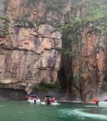 Muro se desprende de un acantilado y cae sobre turistas en lago de Brasil; hay 5 muertos
