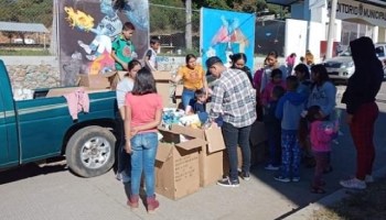 Y en Michoacán: Miembros del CJNG regalaron juguetes en Día de Reyes