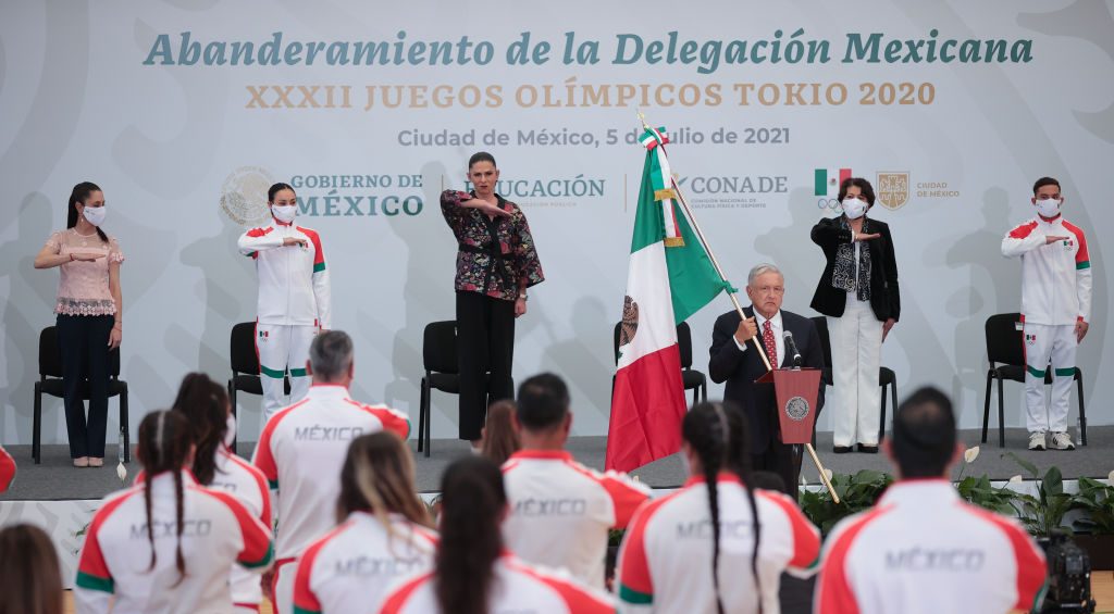 CONADE impone control en redes sociales a cambio de becas para los atletas mexicanos