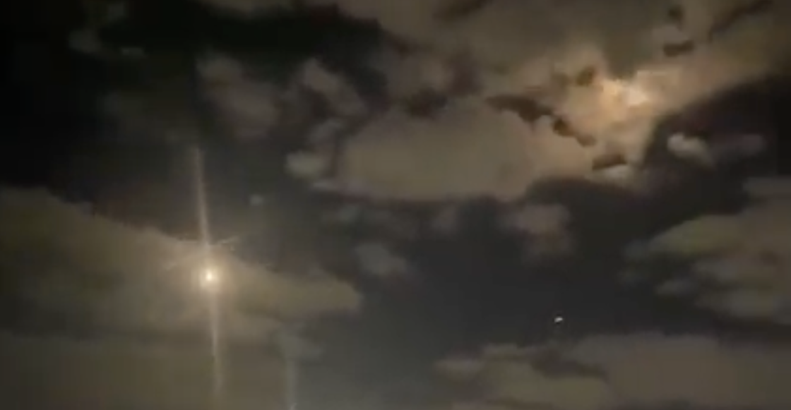 fotos-videos-misiles-balisticos-abu-dhabi-dabi-yemen-ataque-interceptan-emiratos-01