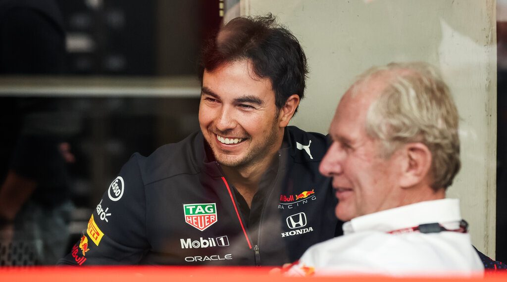 Helmut Marko valora que Checo Pérez "no se rebele" en Red Bull y apoye a Verstappen