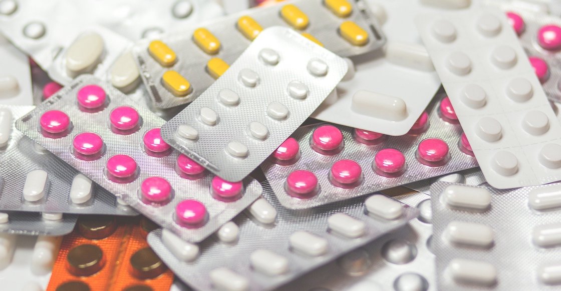 medicamentos-pastillas-tomarte-si-tienes-COVID-no-aspirina-antivirales-esteroides-ibuprofeno-unam