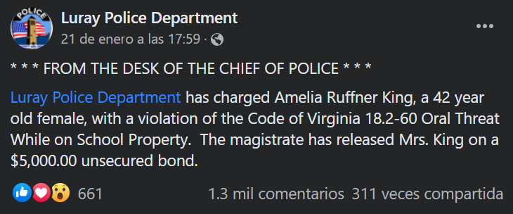 Mujer amenaza con llevar armas a escuela de sus hijos en rechazo al cubrebocas
