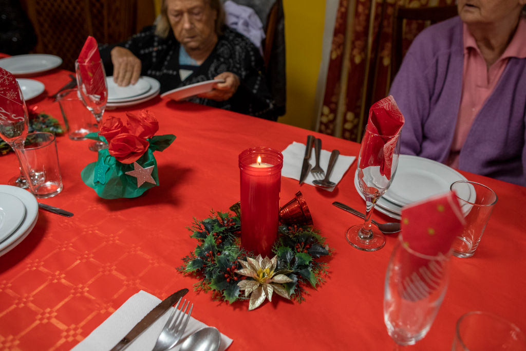 Mujer hace brindis de Navidad y Año Nuevo donde murió su hijo