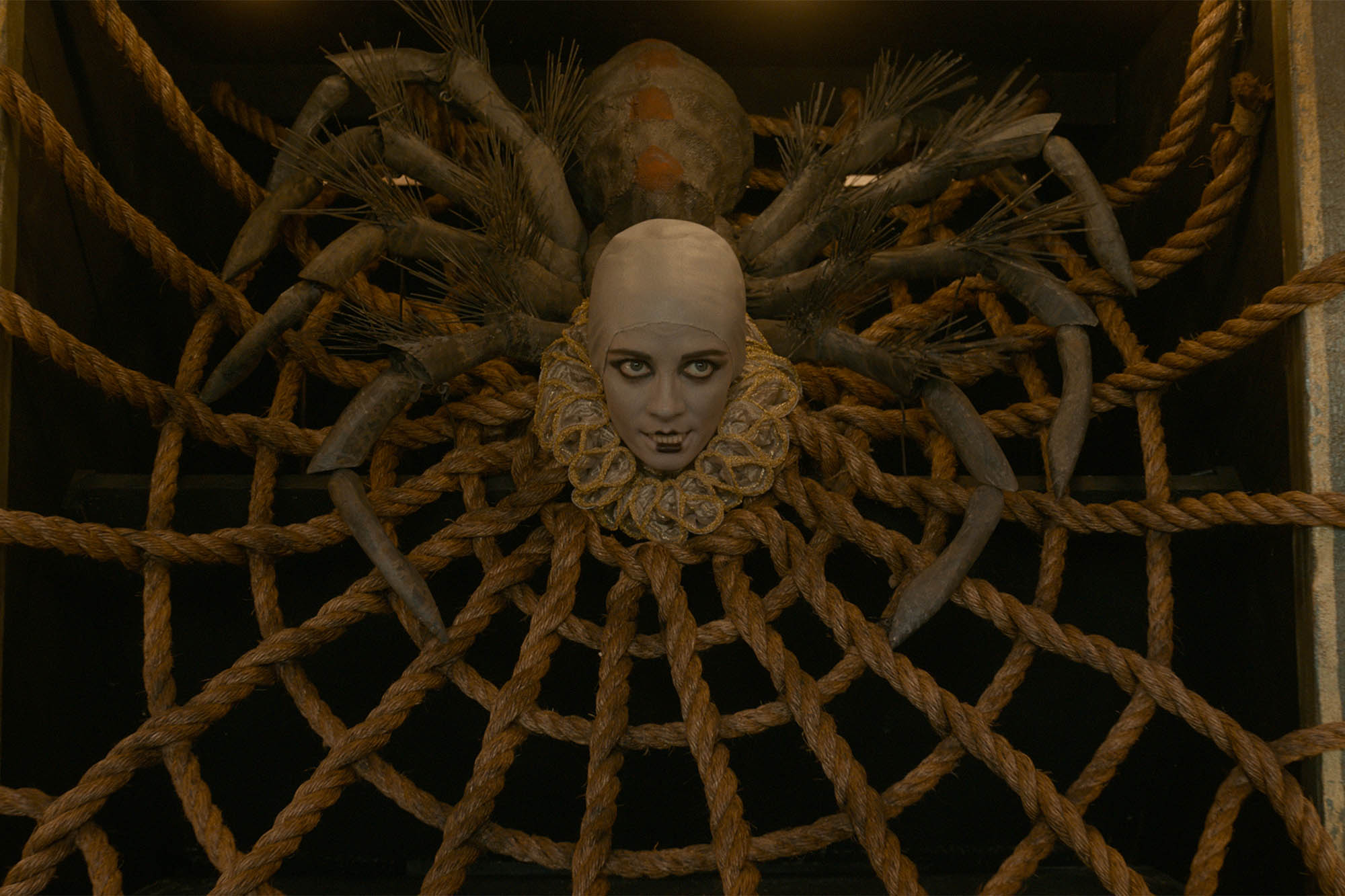"Mujer Araña" de 'Nightmare Alley' de Guillermo del Toro