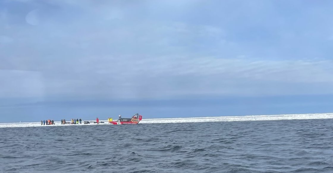 quedaron-varados-separo-hielo-wisconsin