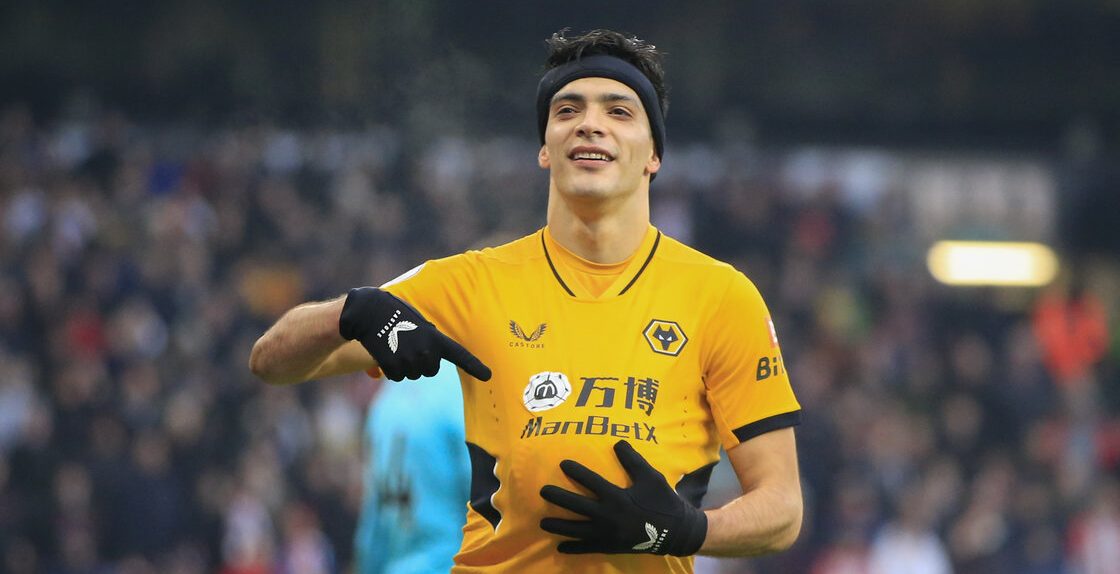 ¡Con dedicatoria a su segundo hijo! Así fue el gol de penal de Raúl Jiménez en el Wolves vs Southampton