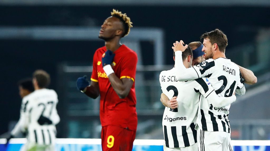 7 goles, penal fallado y expulsión: Locura en el Roma vs Juventus de Serie A