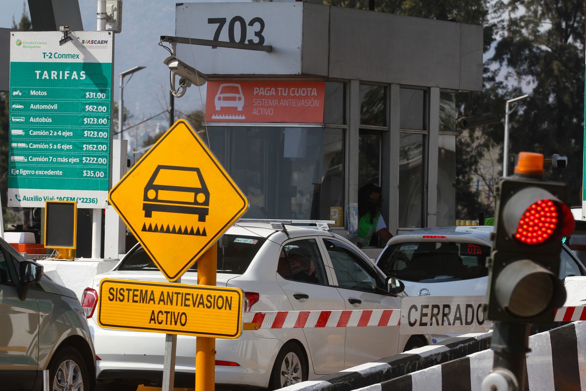 Vandalizan sistema poncha llantas de Ecatepec en protesta por su aplicación