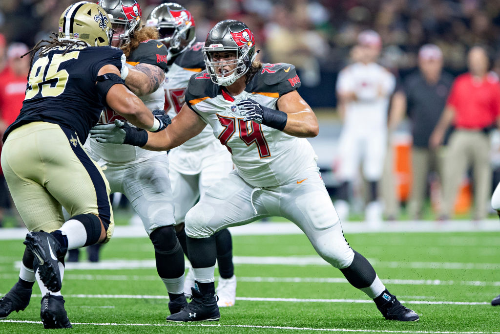 Ali Marpet con los Buccaneers