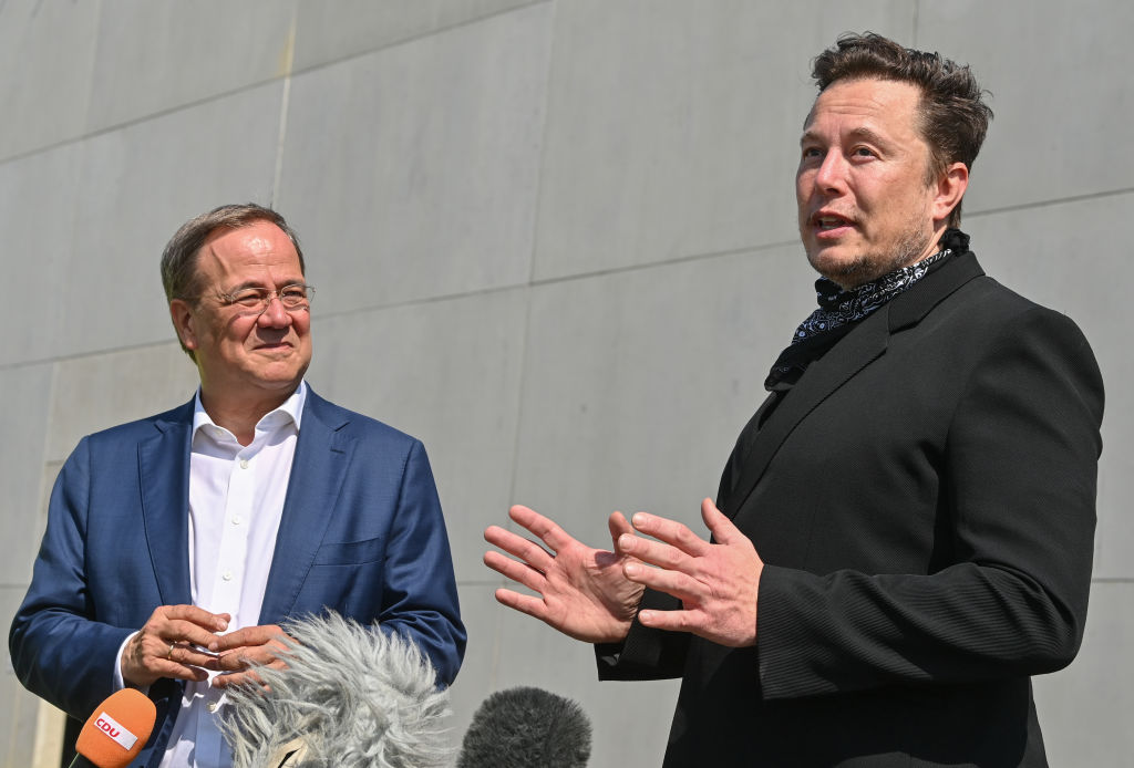 Elon Musk proveerá internet a Ucrania con Starlink en medio de los ataques rusos